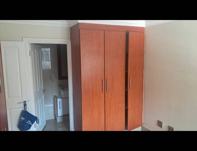 1 BEDROOM FLAT TO LET IN POINT WATERFRONT